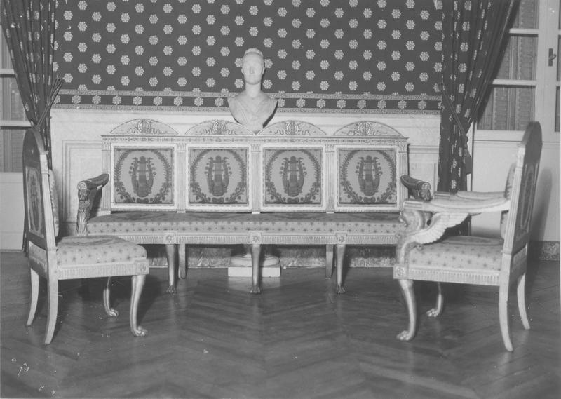 banquette, fauteuil, chaise, style Empire, vue générale - © Ministère de la Culture (France), Médiathèque du patrimoine et de la photographie, diffusion RMN-GP