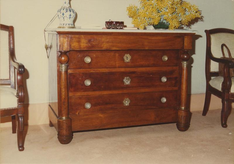 commode, style Empire, vue générale