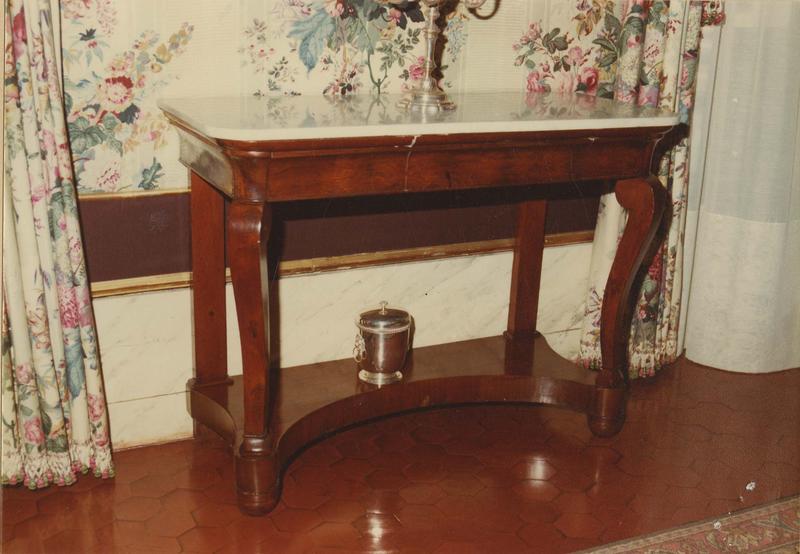 table, style Empire, vue générale