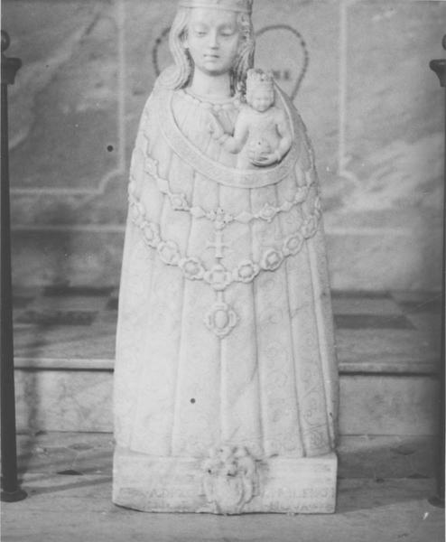 statue : Vierge à l'Enfant, dite Notre-Dame du Rosaire, vue générale - © Ministère de la Culture (France), Médiathèque du patrimoine et de la photographie, diffusion RMN-GP