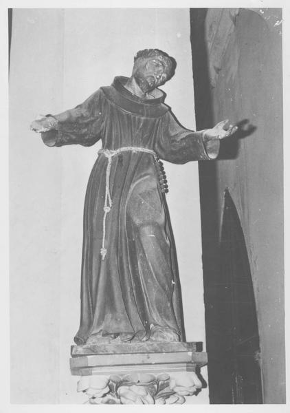 statue : saint François d'Assise, vue générale