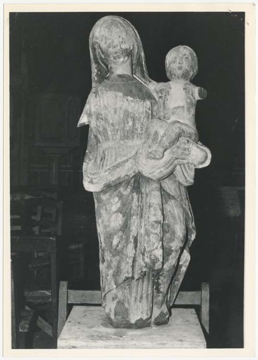 statue : Vierge à l'Enfant