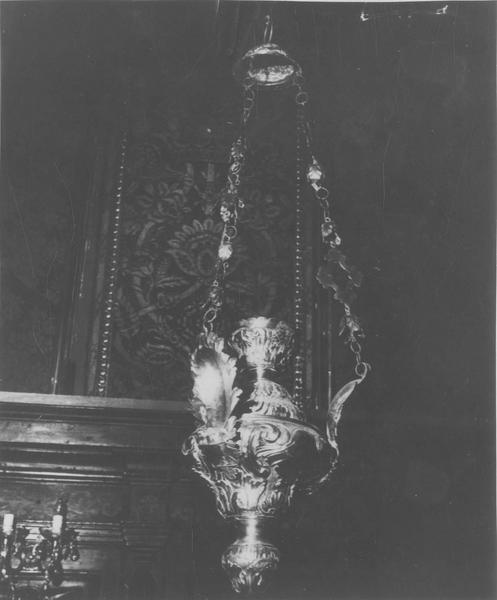 lampe de sanctuaire - © Ministère de la Culture (France), Médiathèque du patrimoine et de la photographie, diffusion RMN-GP
