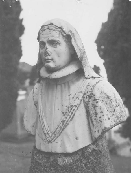 bustes (grandeur nature) : Agata Ambrosini, Giovan Silvestri et sa femme, Viola, un homme et deux femmes, et socles