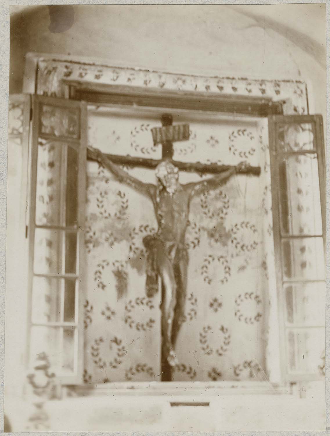 statue (crucifix) : Christ en Croix, vue générale - © Ministère de la Culture (France), Médiathèque du patrimoine et de la photographie, diffusion RMN-GP