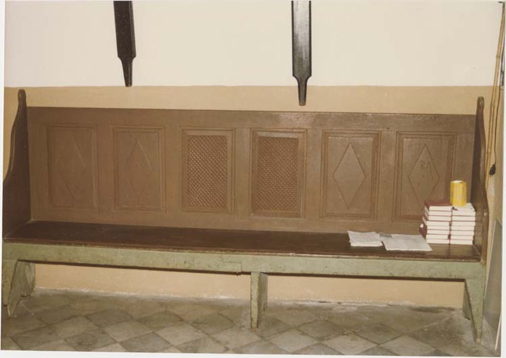 Deux bancs de choeur