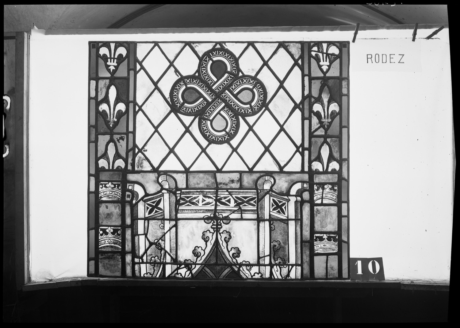 Chapelle Saint-Joseph : panneau de vitrail 10 [Baie 12]