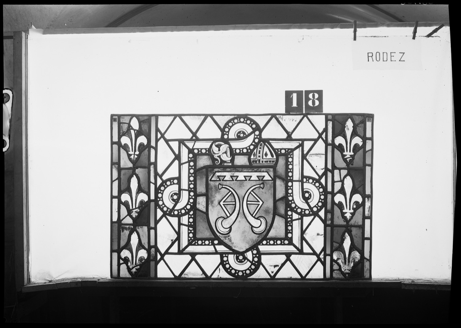 Chapelle Saint-Joseph : panneau de vitrail 18 [Baie 12]