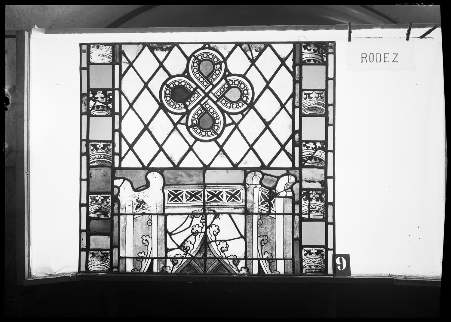 Chapelle Saint-Joseph : panneau de vitrail 9 [Baie 12]