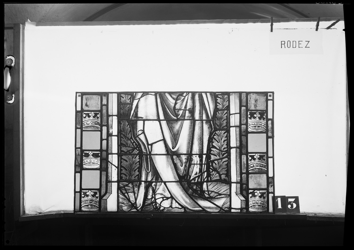 Chapelle Saint-Joseph : panneau de vitrail 13 [Baie 12]