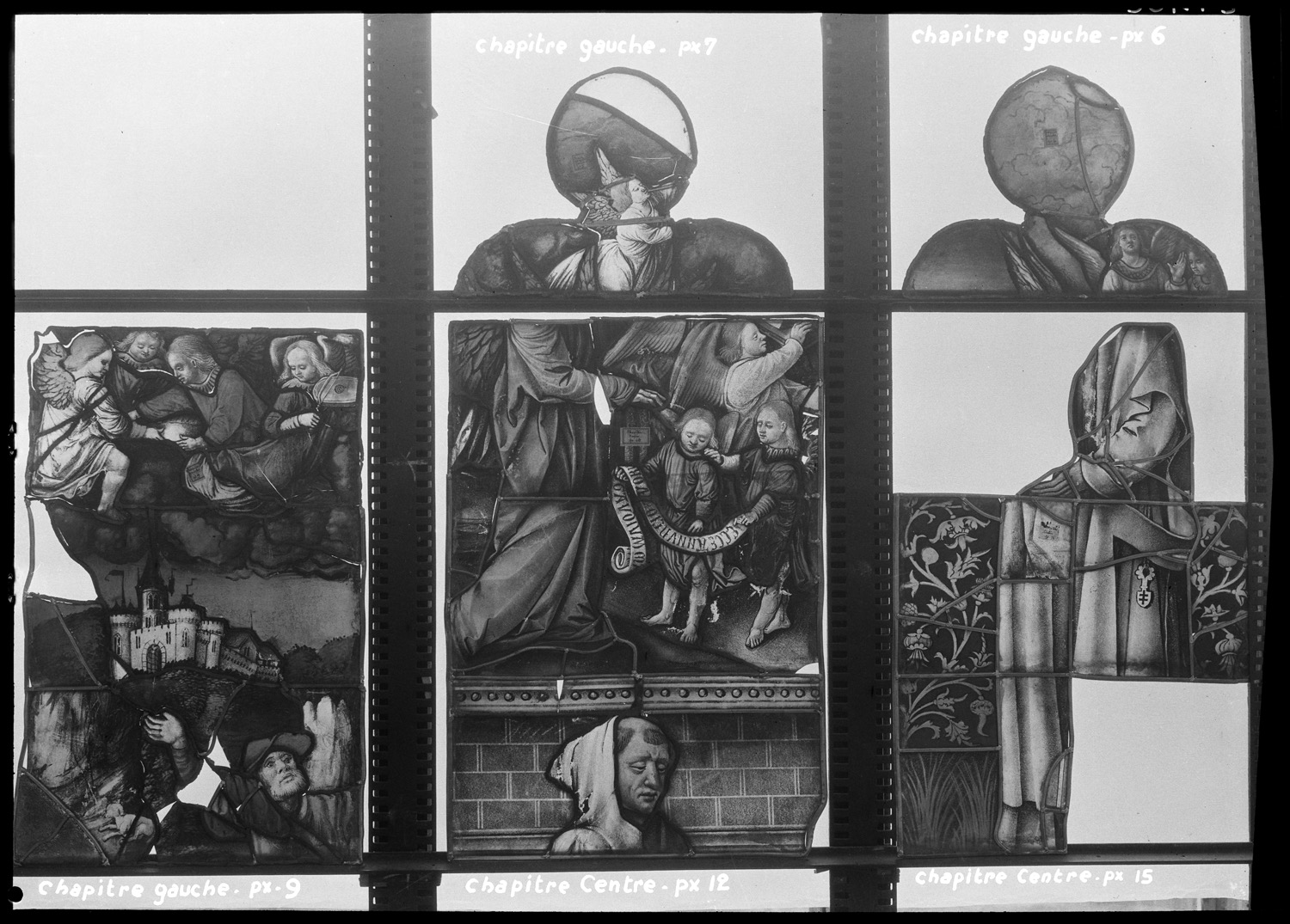 Salle capitulaire : chapitre gauche : panneaux de vitrail 6, 7 et 9 ; Chapitre centre : panneaux de vitrail 12 et 15 [salle capitulaire]