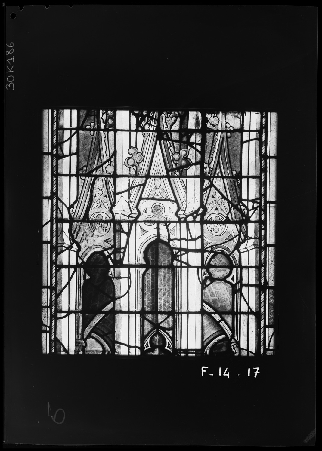 Baie 14, panneau de vitrail 17 [Baie 8]