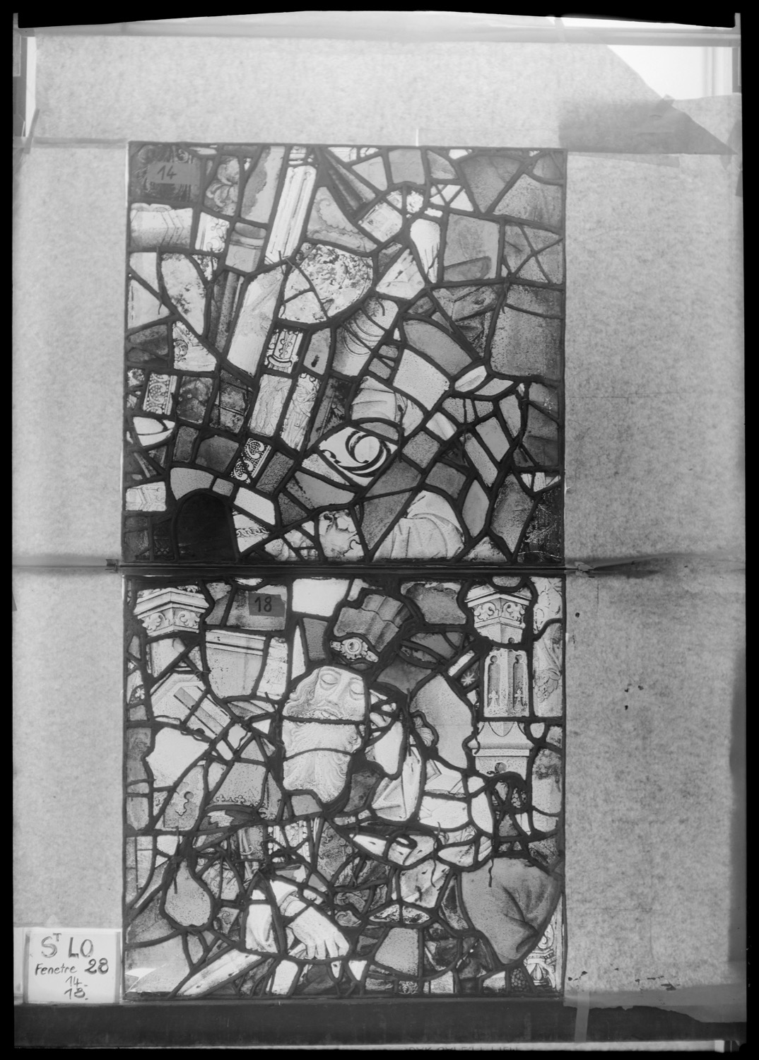 Baie 28, panneaux de vitrail 14 et 18