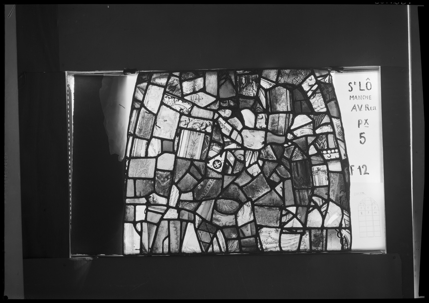 Baie 12, panneau de vitrail 5