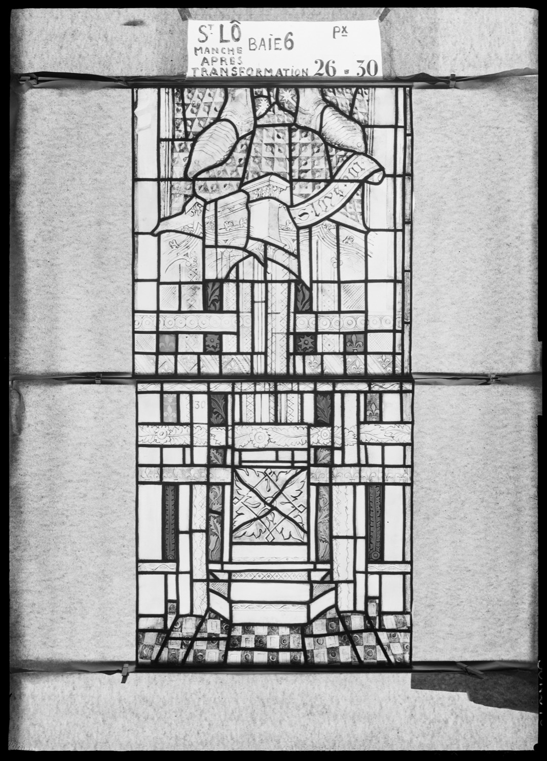 Baie 6, panneaux de vitrail 26 et 30 [Baie 26]