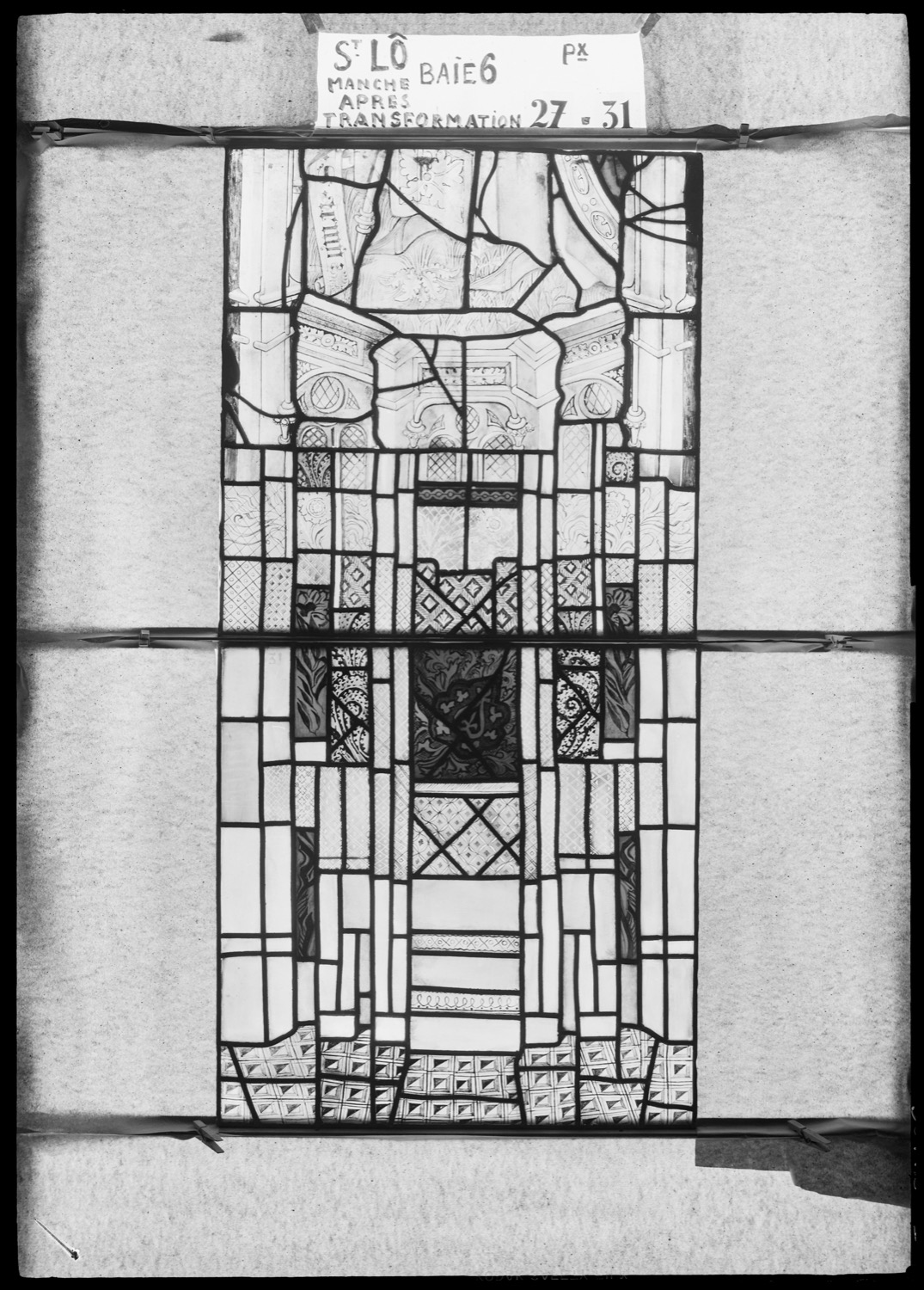 Baie 6, panneaux de vitrail 27 et 31 [Baie 26]