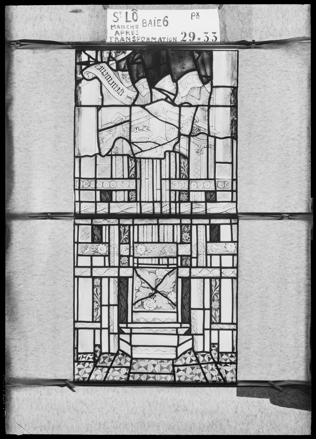 Baie 6, panneaux de vitrail 29 et 33 [Baie 26]
