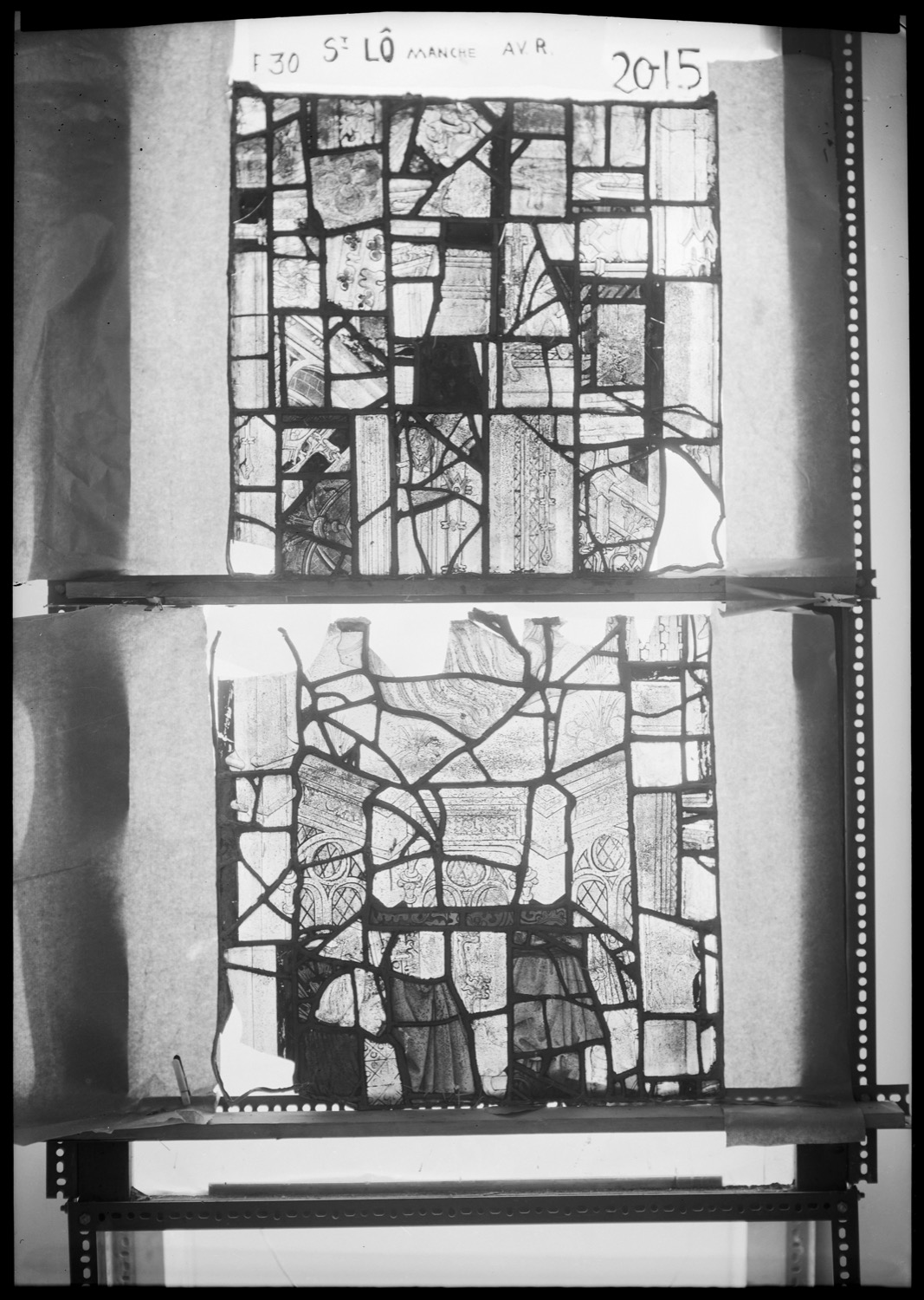 Baie 30, panneaux de vitrail 15 et 20