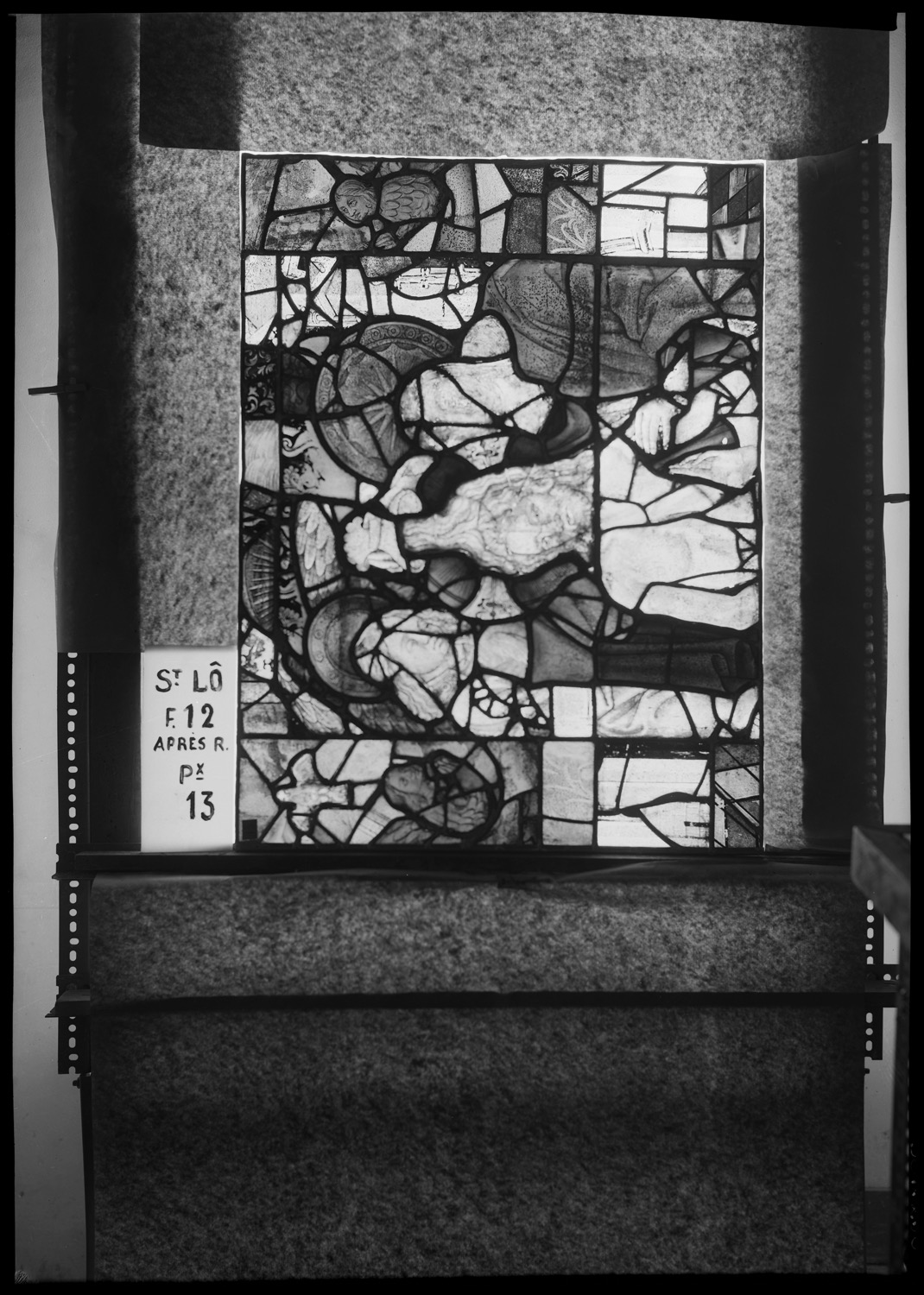 Baie 12, panneau de vitrail 13 [Baie 14]
