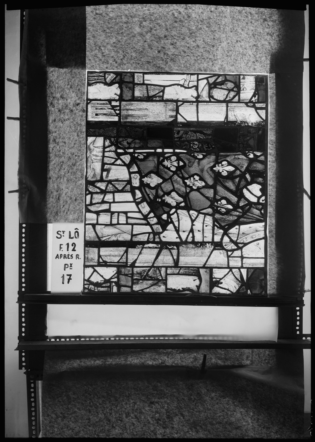 Baie 12, panneau de vitrail 17 [Baie 14]