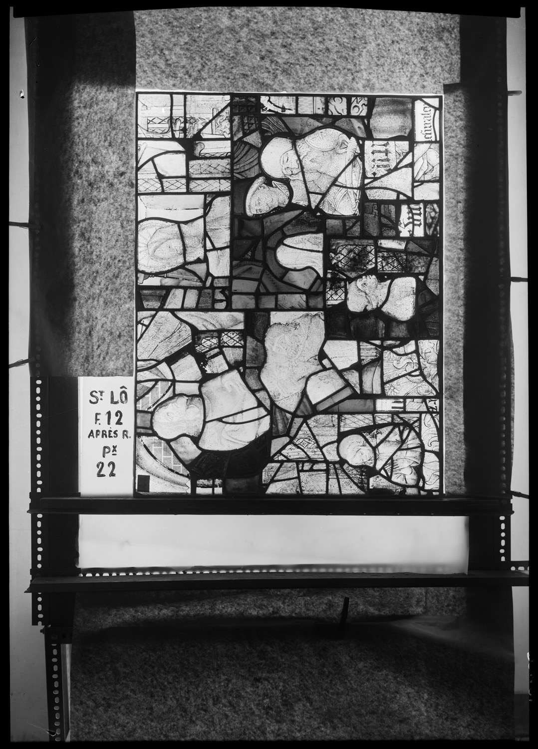 Baie 12, panneau de vitrail 22 [Baie 14]