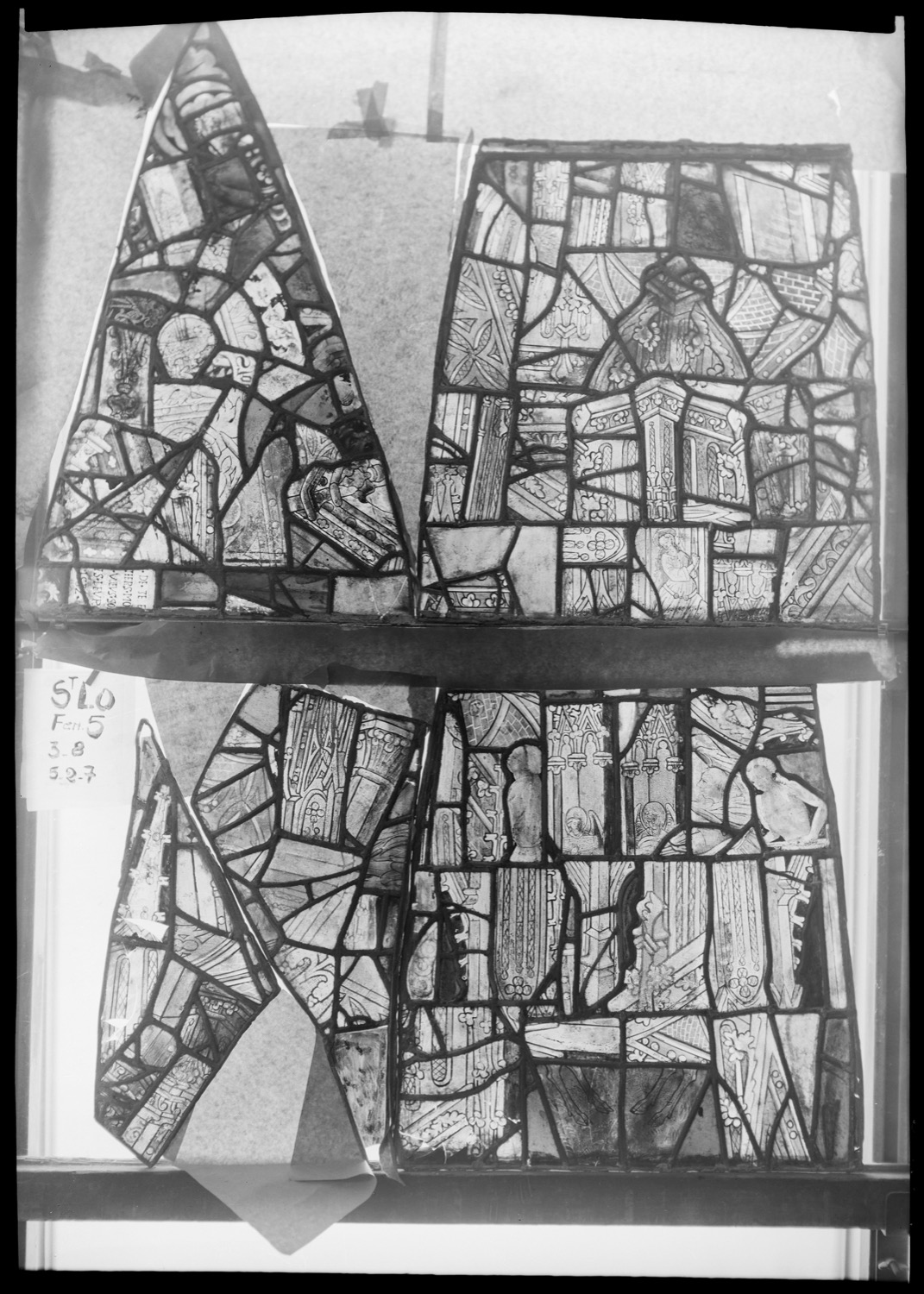 Baie 5, panneaux de vitrail 2, 3, 5, 7 et 8 [Baie 30]