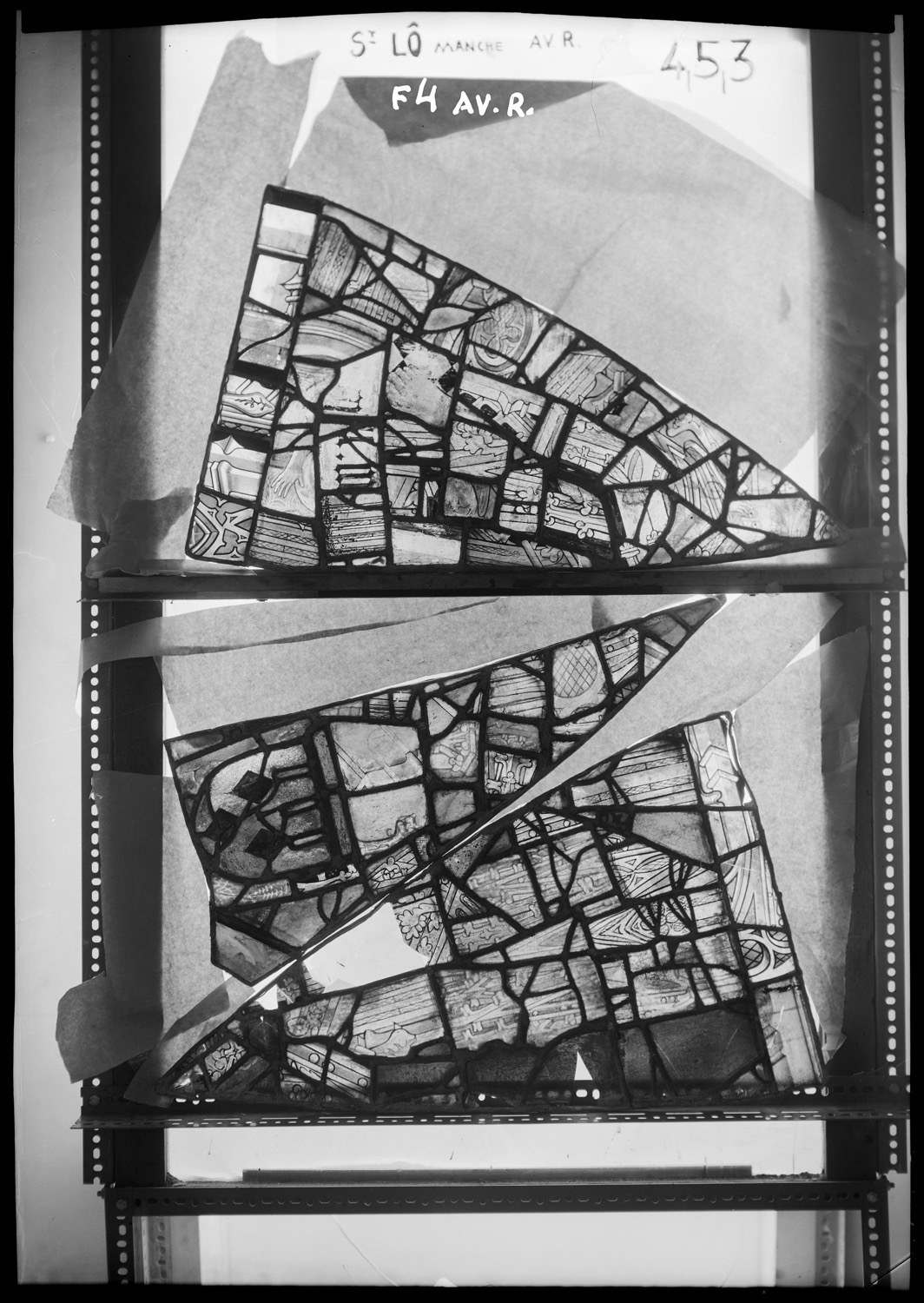 Baie 4, panneaux de vitrail 3, 4 et 5