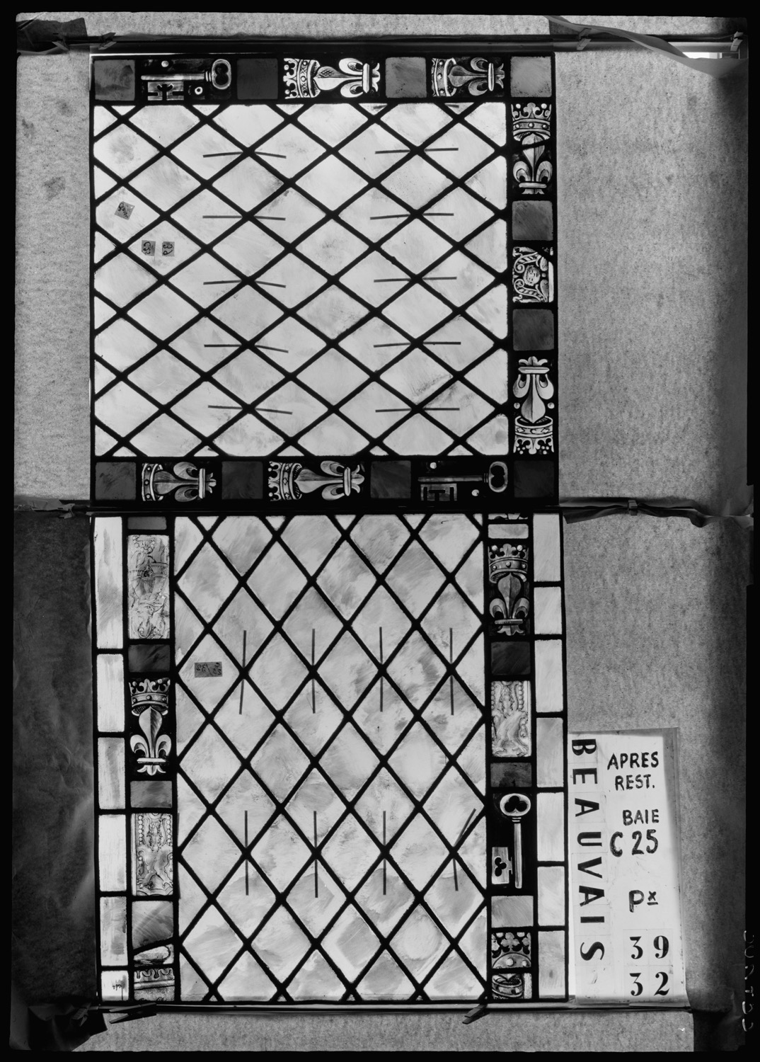 Baie C25, panneaux de vitrail 32 et 39