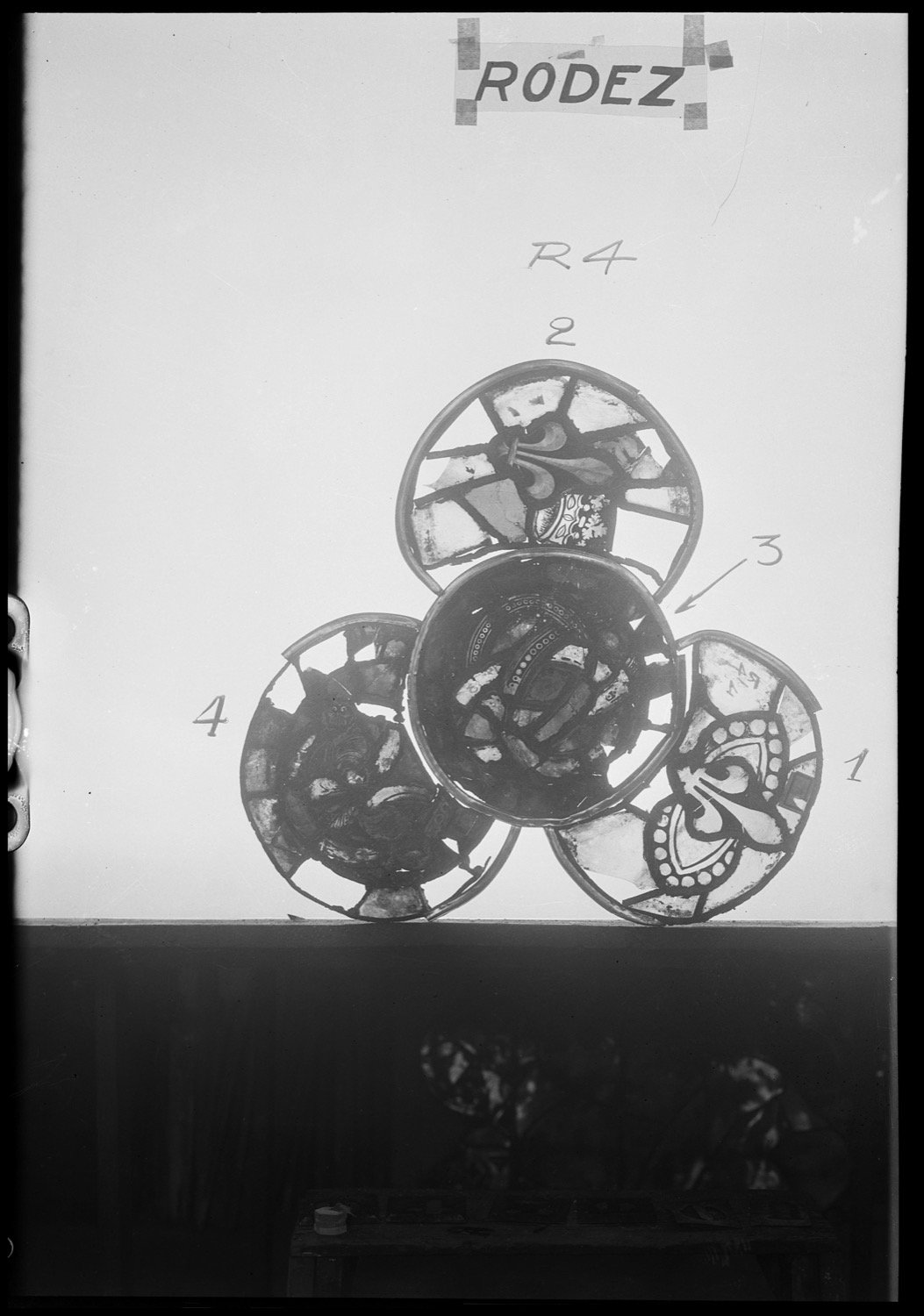 Baie R4, panneaux de vitrail 1, 2, 3 et 4