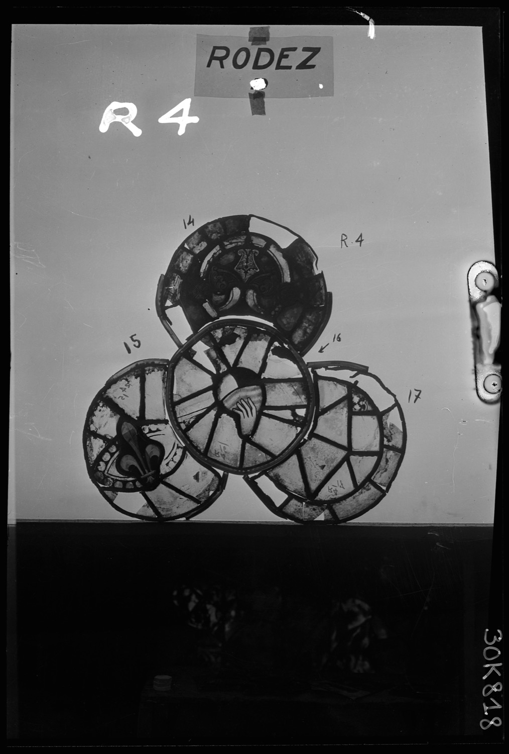 Baie R4, panneaux de vitrail 14, 15, 16 et 17