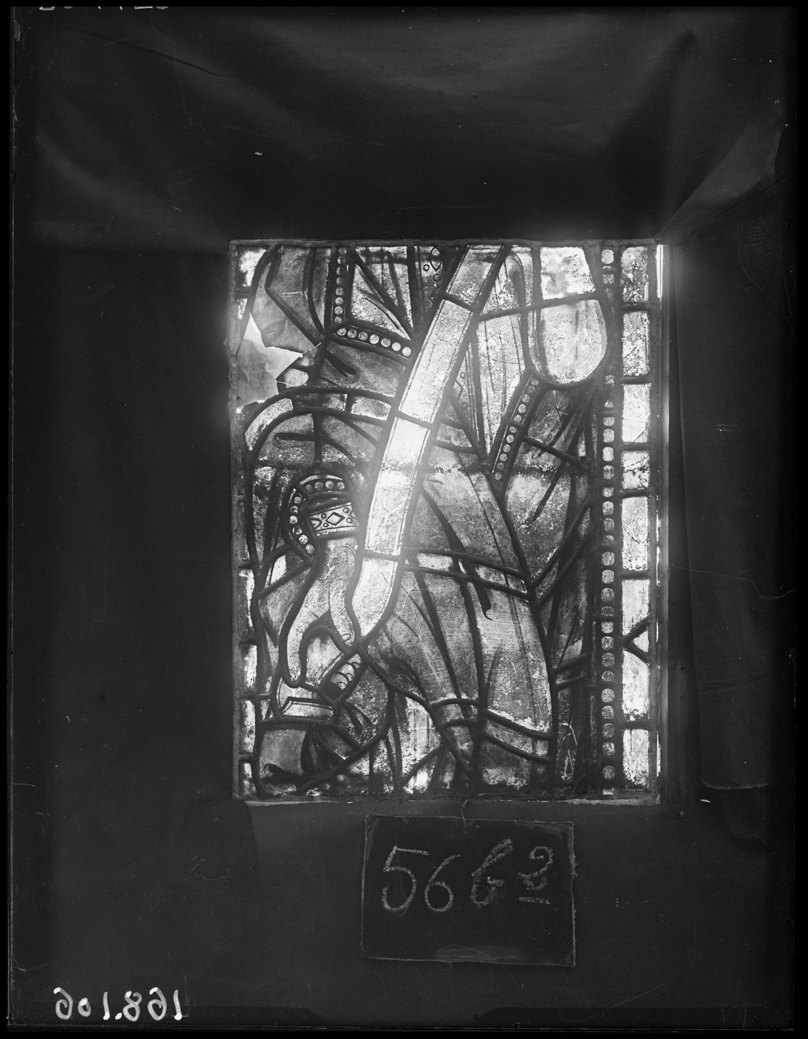 Panneau de vitrail 56b.2 [Baie 119]