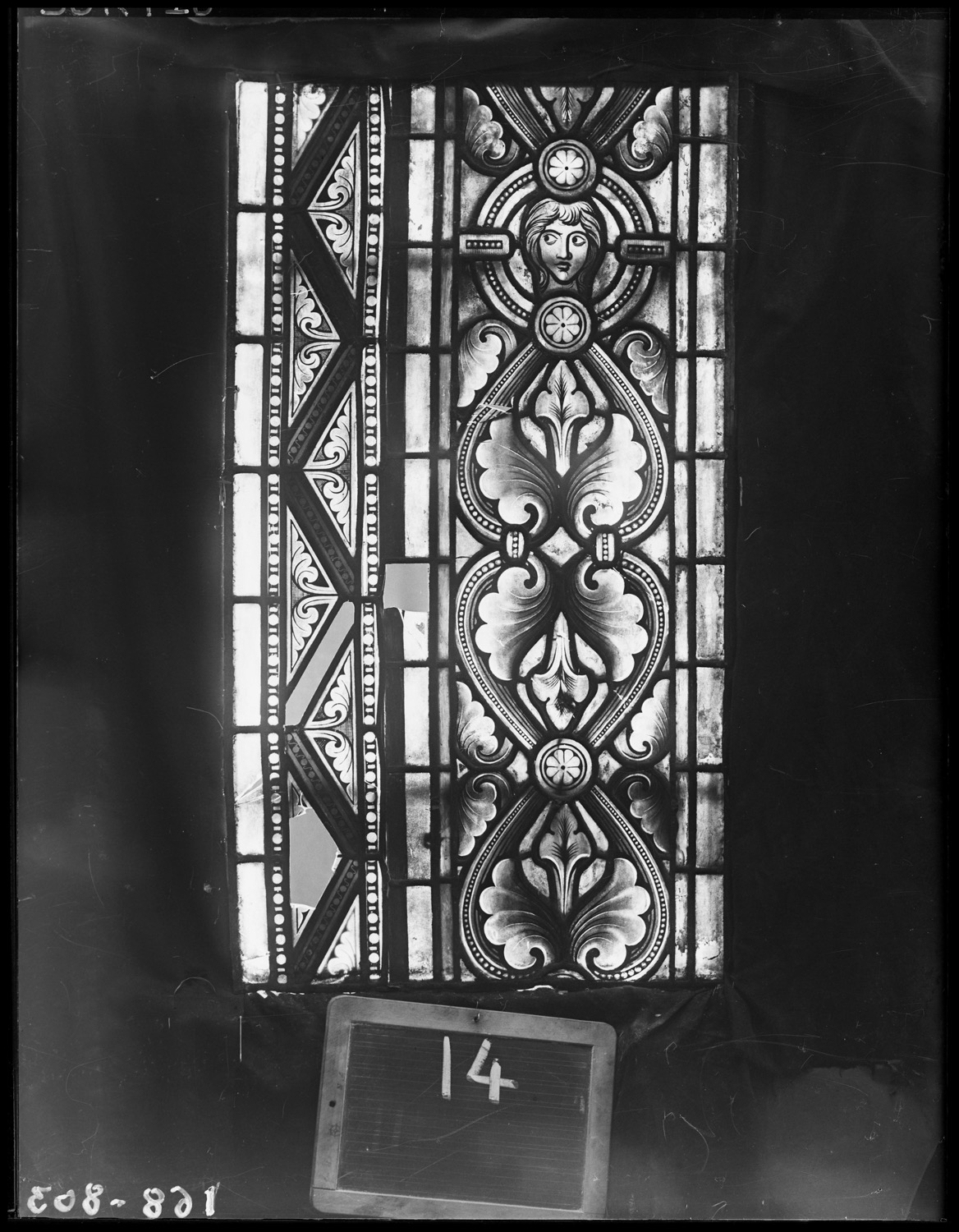 Panneau de vitrail 14 [Baie 111]