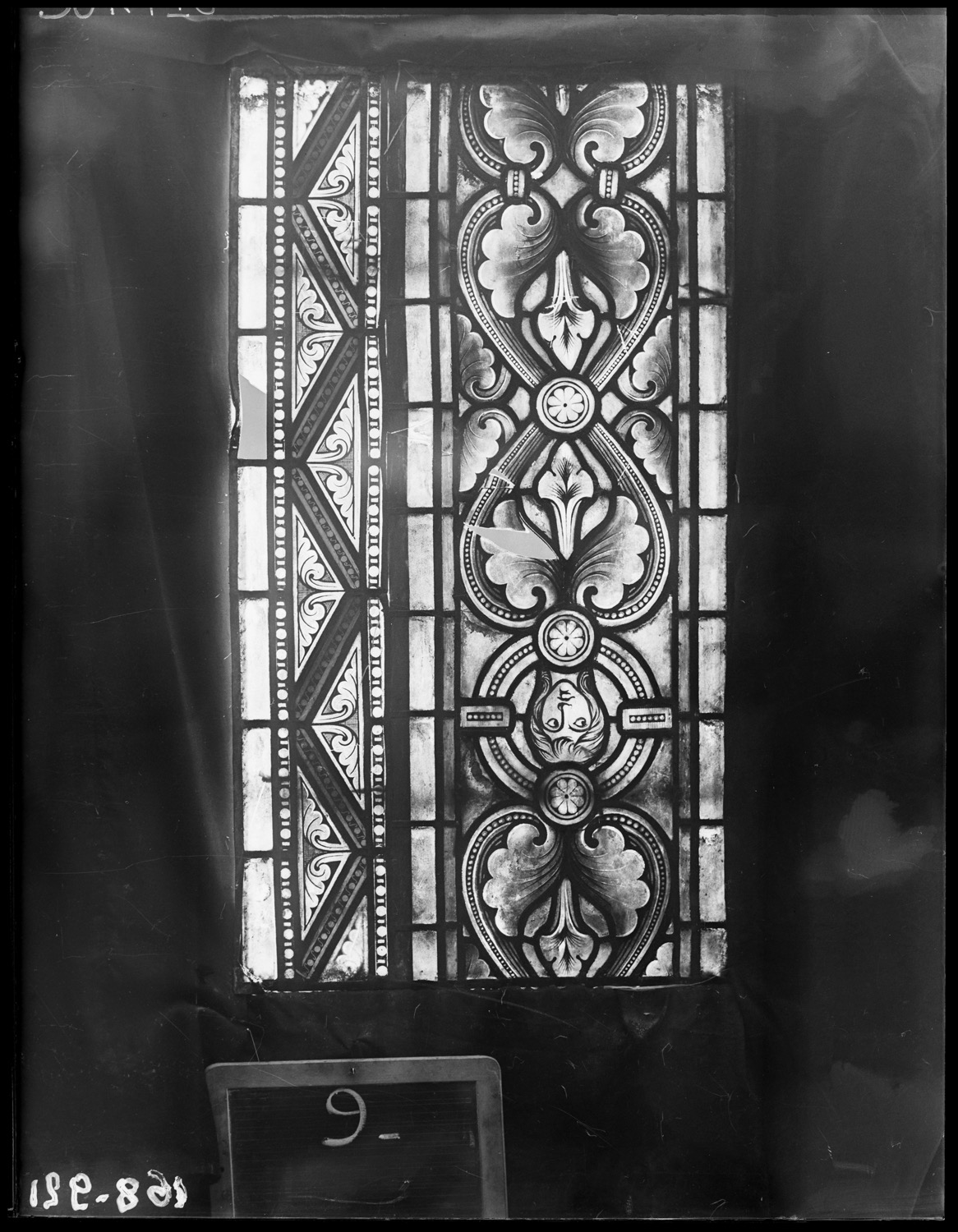 Panneau de vitrail 9 [Baie 111]