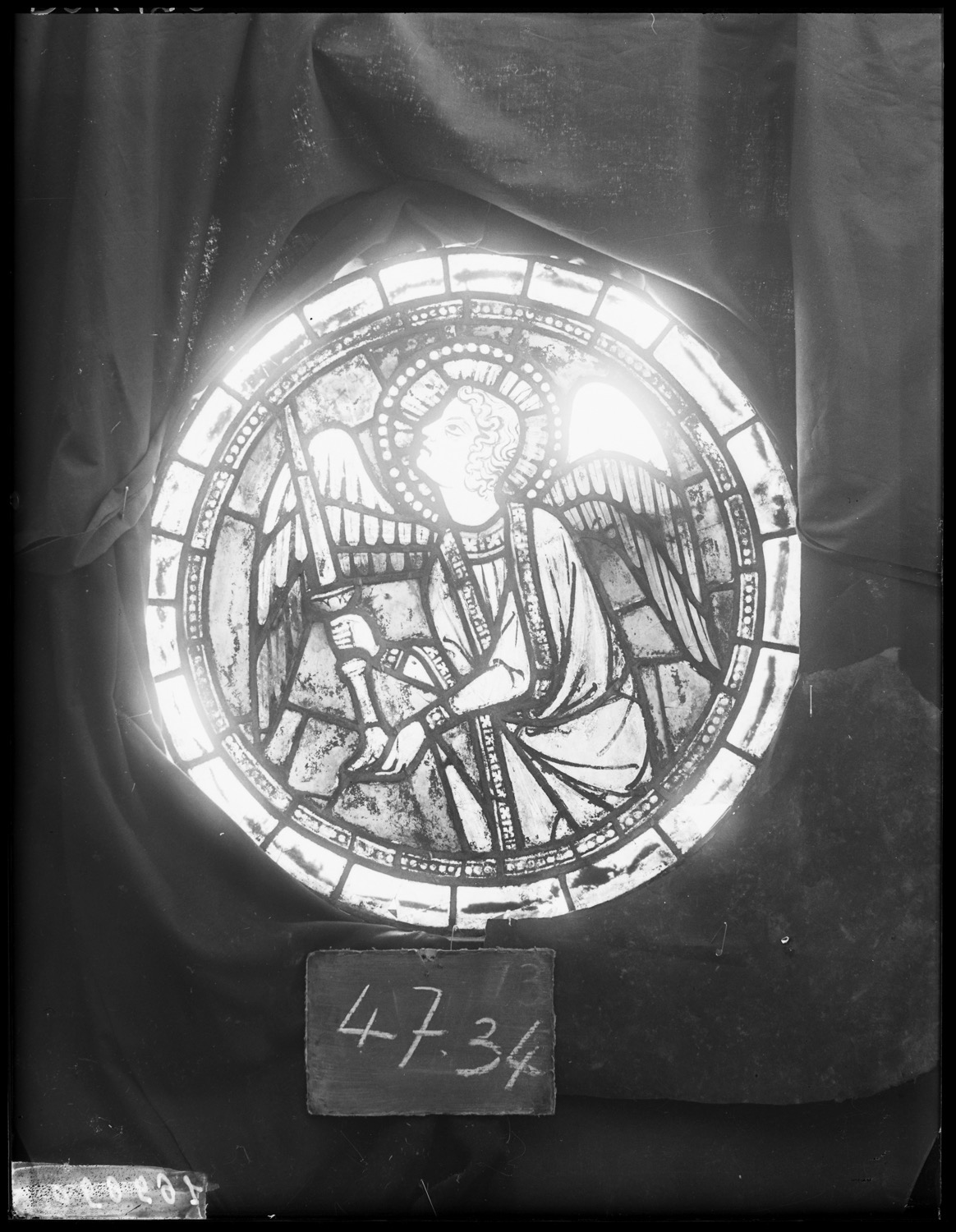 Panneau de vitrail 47-34 [Baie 207]