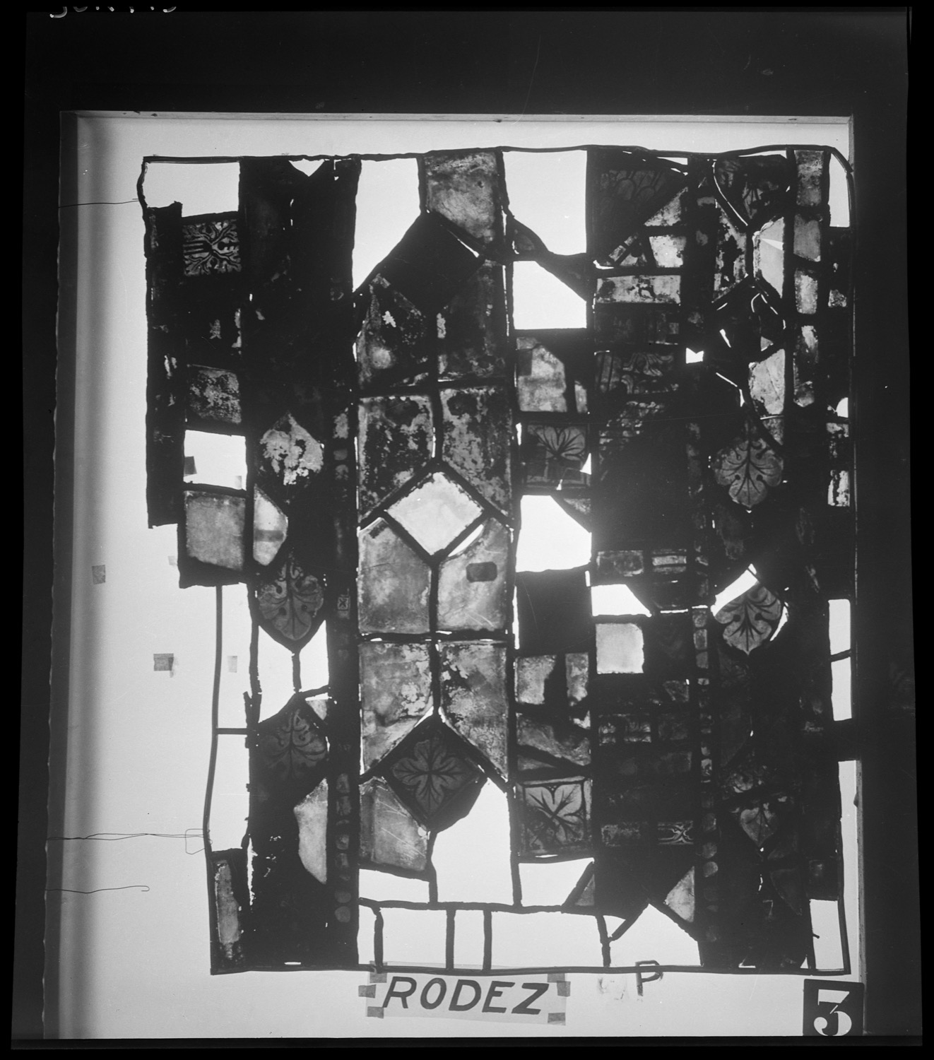 Baie P, panneau de vitrail 3