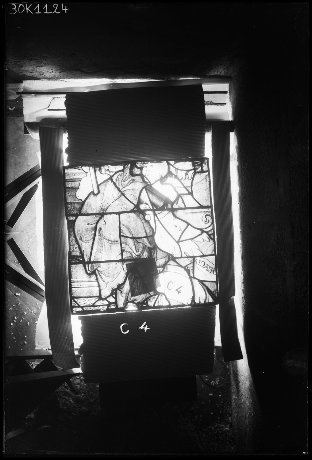 Panneau de vitrail C4 [Baie 103]