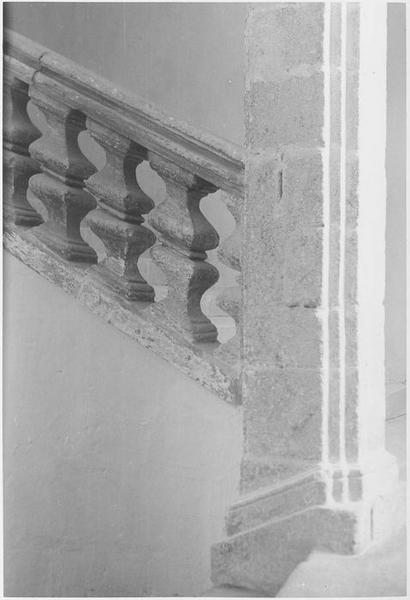 escalier monumental, palier du 1er étage, détail