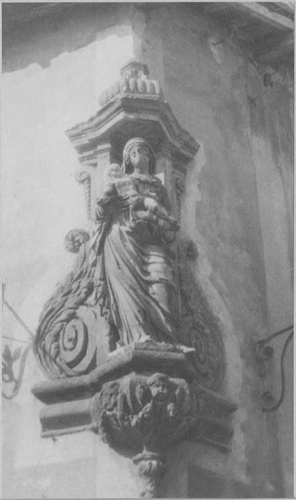 statue : Vierge à l’Enfant