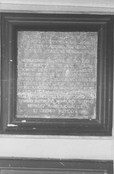 plaque commémorative, vue générale