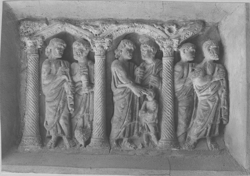 Sarcophage : le Christ prédisant le Reniement de saint Pierre, la Guérison d'un aveugle, deux apôtres