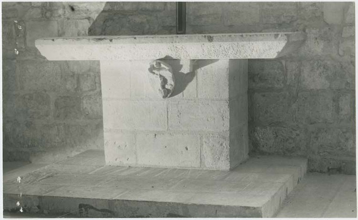 table d'autel de la troisième chapelle Sud - © Ministère de la Culture (France), Médiathèque du patrimoine et de la photographie, diffusion GrandPalaisRmn Photo