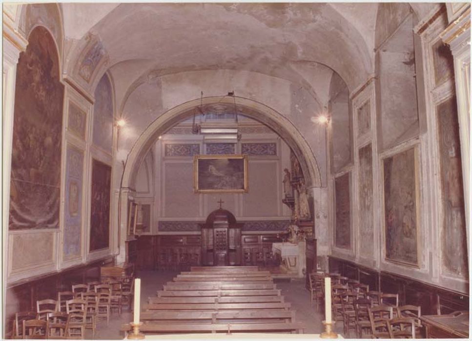 ensemble de l'autel secondaire de la Vierge (autel, 2 chandeliers d'autel, clôture de chapelle)