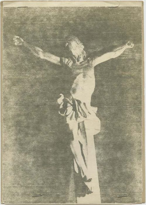statue : Christ en croix