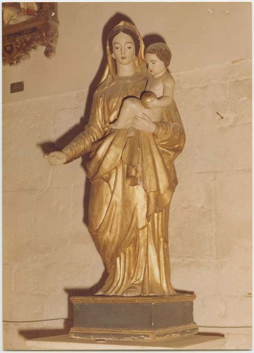 statue : Vierge à l'enfant