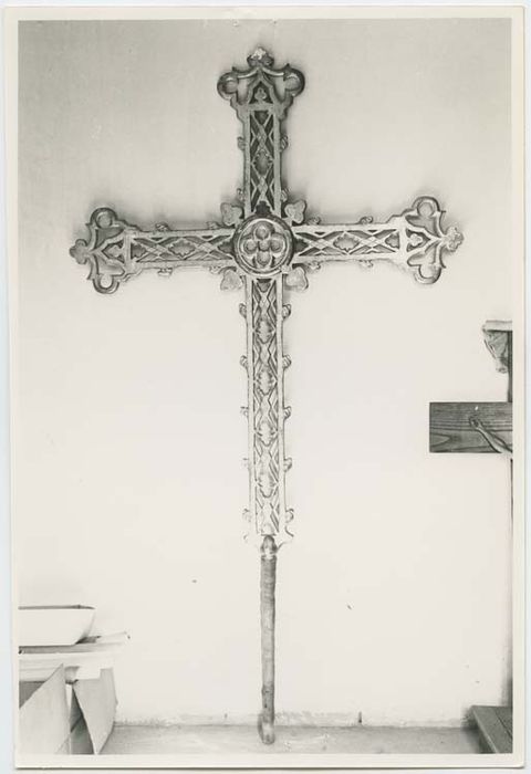 croix de procession à la couronne d'épines