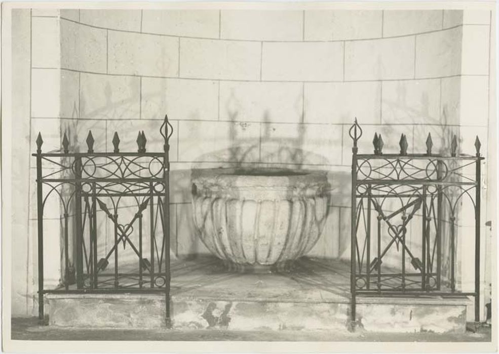 fonts baptismaux - © Ministère de la Culture (France), Médiathèque du patrimoine et de la photographie, diffusion GrandPalaisRmn Photo