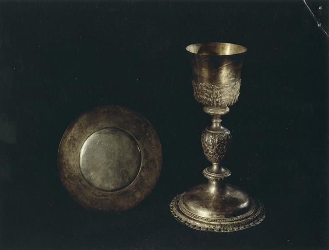 calice et patène, argent repoussé ciselé et ajouré, 1667