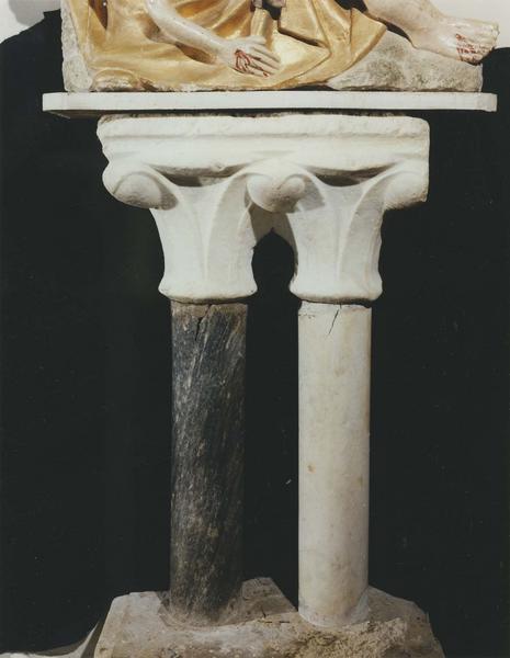 deux chapiteaux - © Ministère de la Culture (France), Médiathèque du patrimoine et de la photographie (objets mobiliers), tous droits réservés