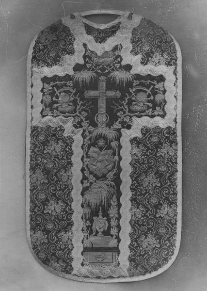 chasuble - © Ministère de la Culture (France), Médiathèque du patrimoine et de la photographie (objets mobiliers), tous droits réservés