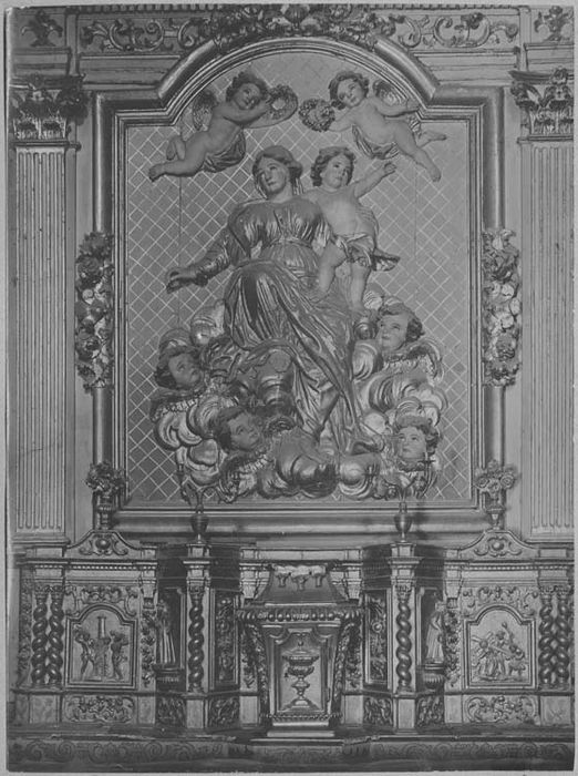 haut-relief : Vierge au rosaire